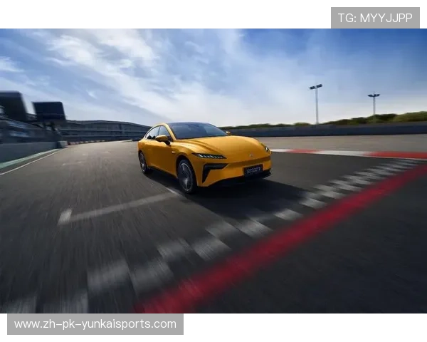 15万级轿跑真能家用?2025 款东风奕派 eπ007 试驾后,我被圈粉了